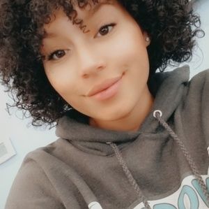 Meet your Posher, Malia